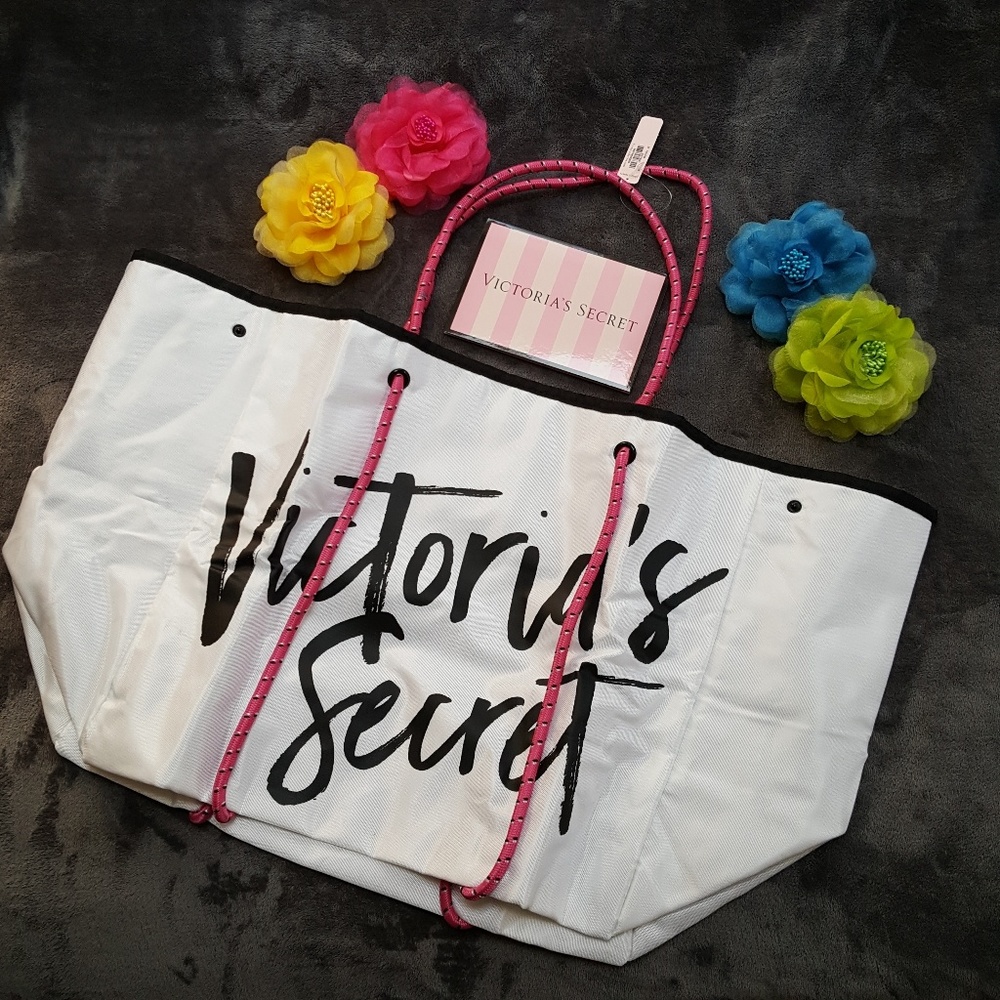 💕🛍👜Victoria's Secret Huge Getaway Bag👜🛍💕